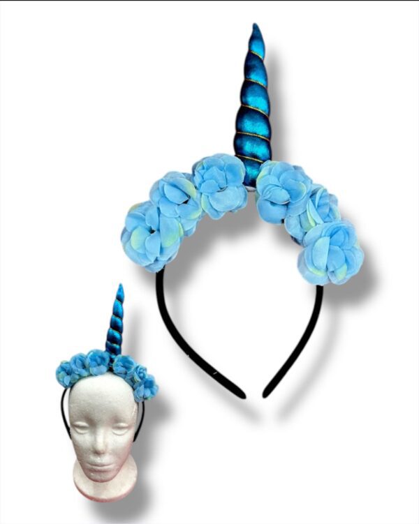 CUERNO UNICORNIO Y FLORES
