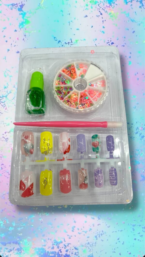 SORPRESITAS - ACC DE NIÑA UÑITAS Y ESMALTE