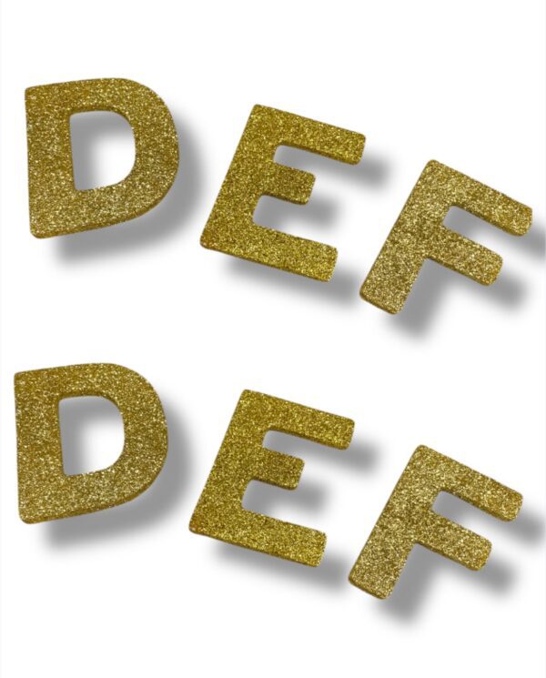 LETRAS DE ESPUMA CON BRILLANTINA DORADA