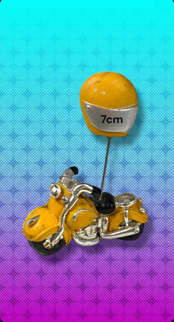 PORCELANA MOTO CON CASCO 7CM